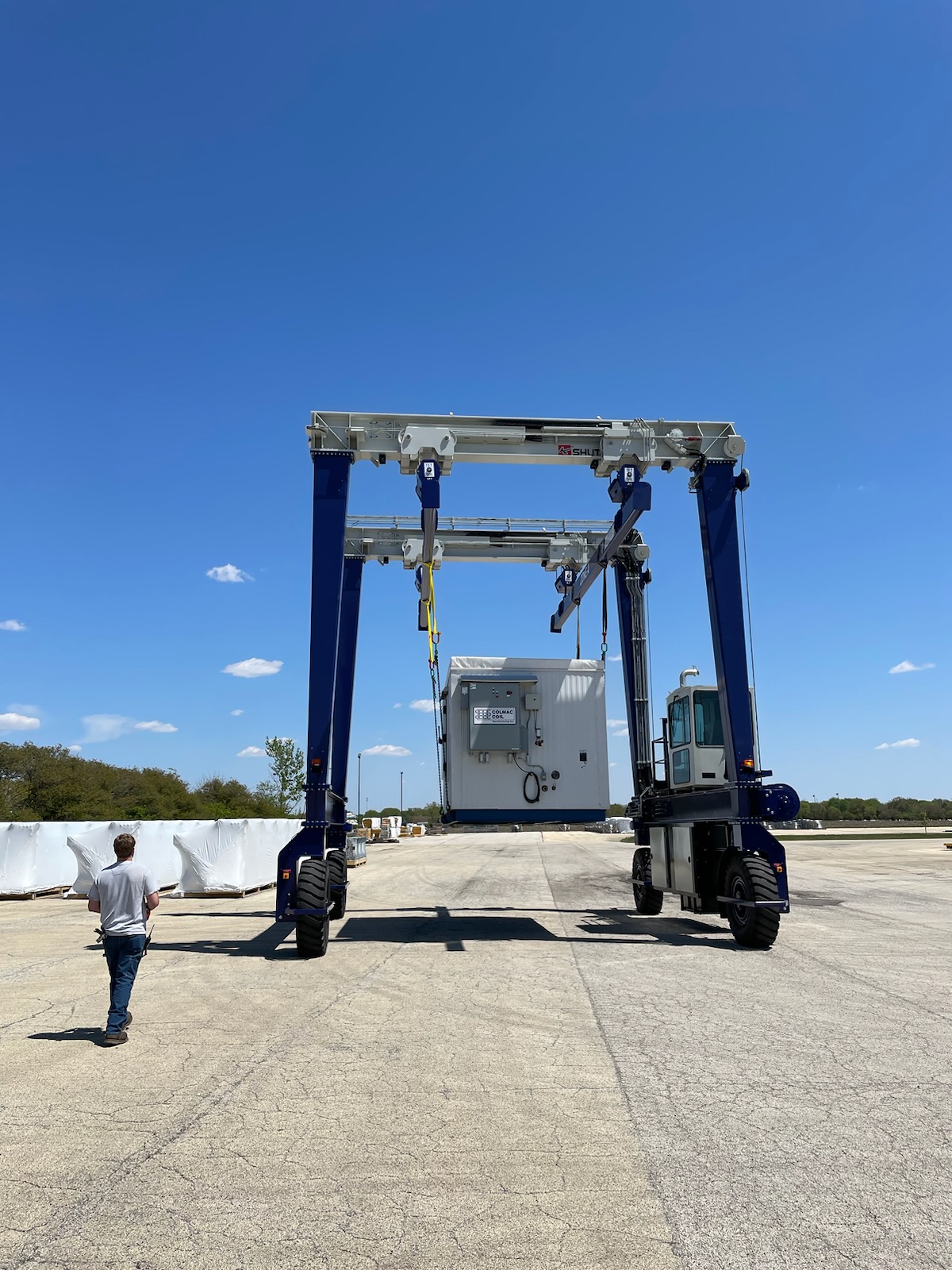 New Mobile Crane Enhances HygenAir™ and A+P Shipping Capabilities at Colmac Coil Midwest Manufacturing Facility